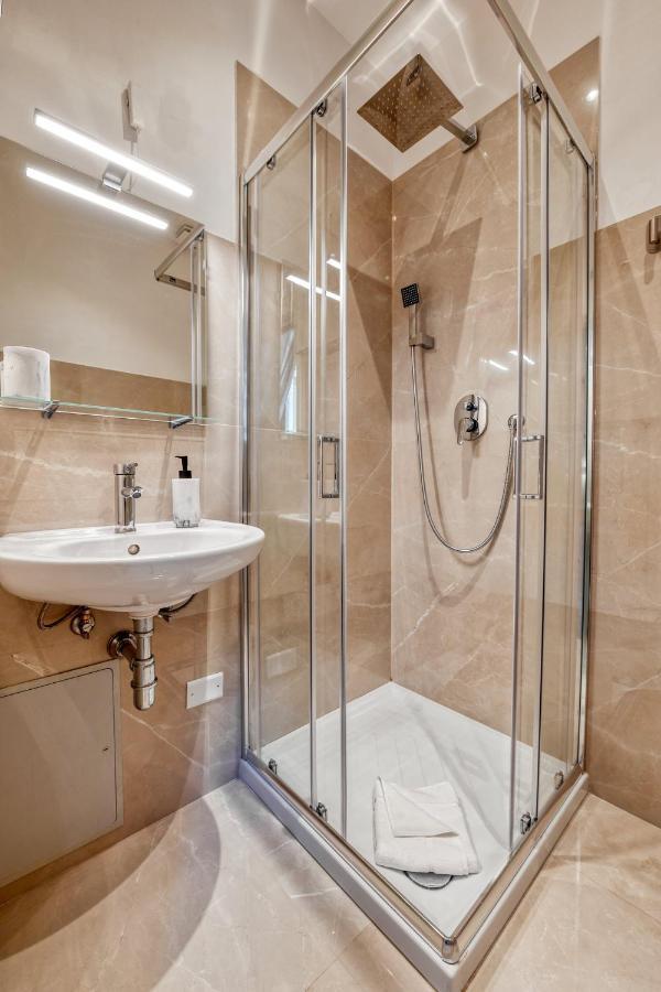 3 Rooms 3 Bathrooms - Lovely Apartment Close The Vatican Rome Luaran gambar